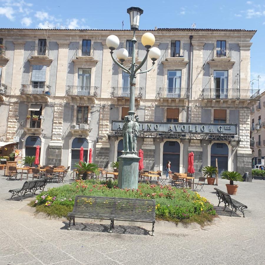 Palazzo La Piana Rooms Aeroporto di Catania Fontana Rossa Esterno foto