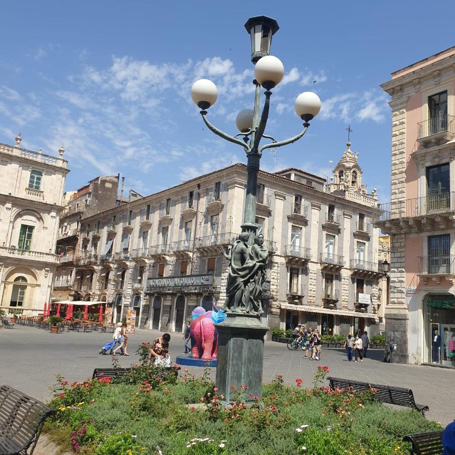 Palazzo La Piana Rooms Aeroporto di Catania Fontana Rossa Esterno foto