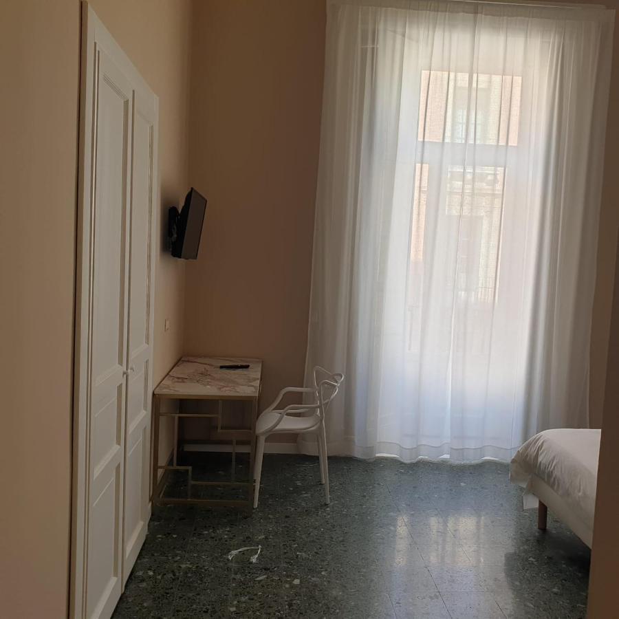 Palazzo La Piana Rooms Aeroporto di Catania Fontana Rossa Esterno foto