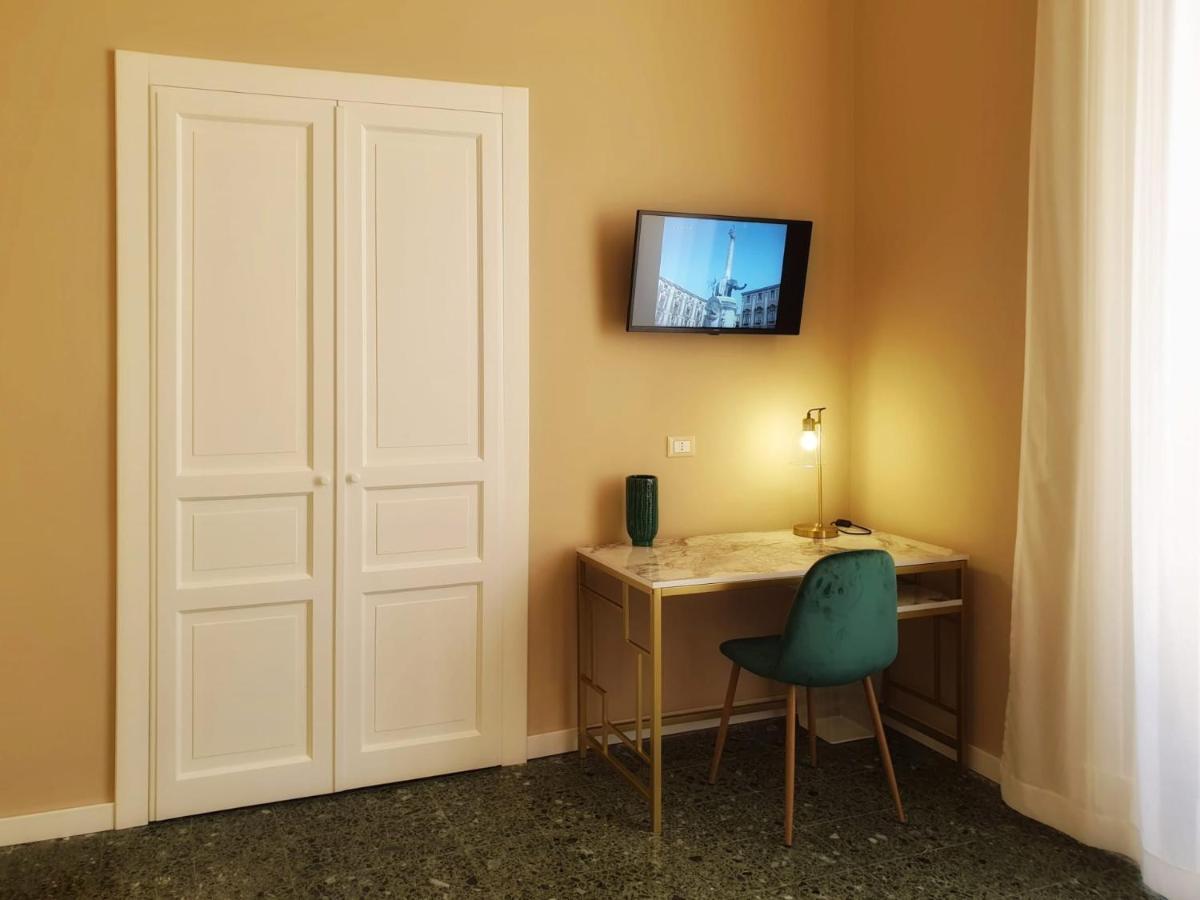 Palazzo La Piana Rooms Aeroporto di Catania Fontana Rossa Esterno foto