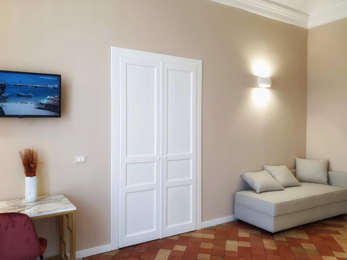 Palazzo La Piana Rooms Aeroporto di Catania Fontana Rossa Esterno foto