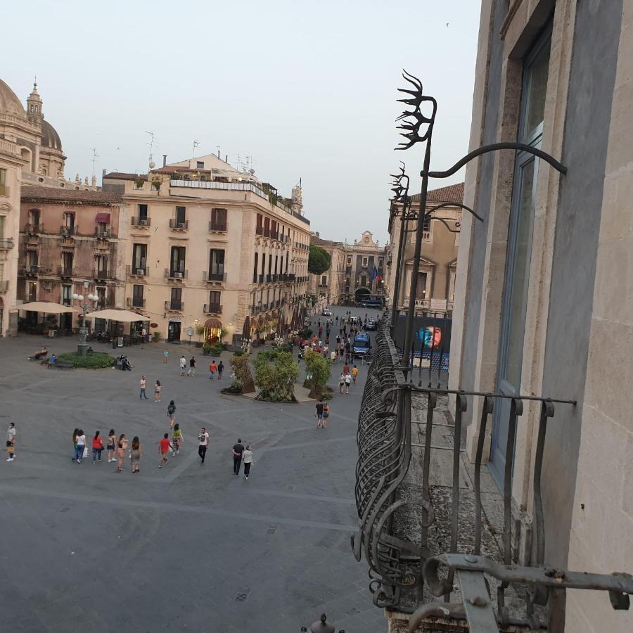 Palazzo La Piana Rooms Aeroporto di Catania Fontana Rossa Esterno foto