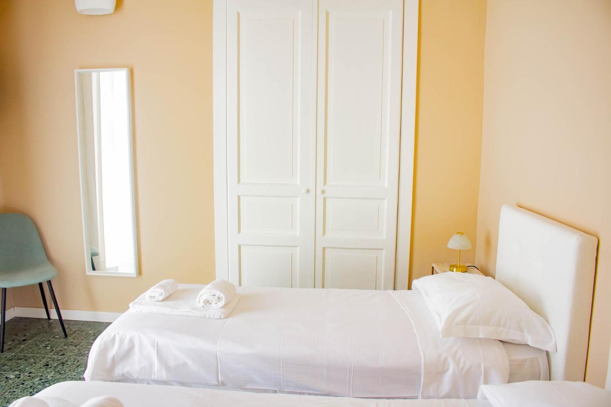Palazzo La Piana Rooms Aeroporto di Catania Fontana Rossa Esterno foto